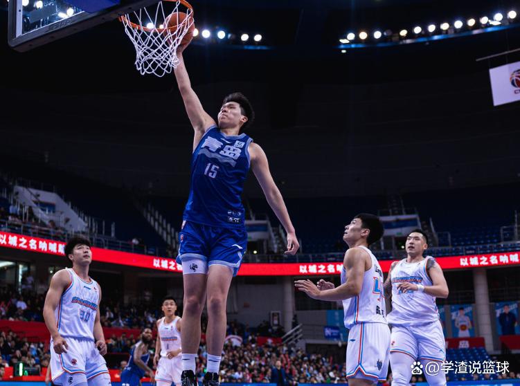 清晨NBA常规赛传出新动向，深圳男篮更衣室发声，管理层表态——质疑声仍在，更衣室氛围转暖的简单介绍-爱游戏体育